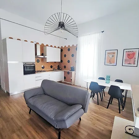 Domus Enea Apartment *